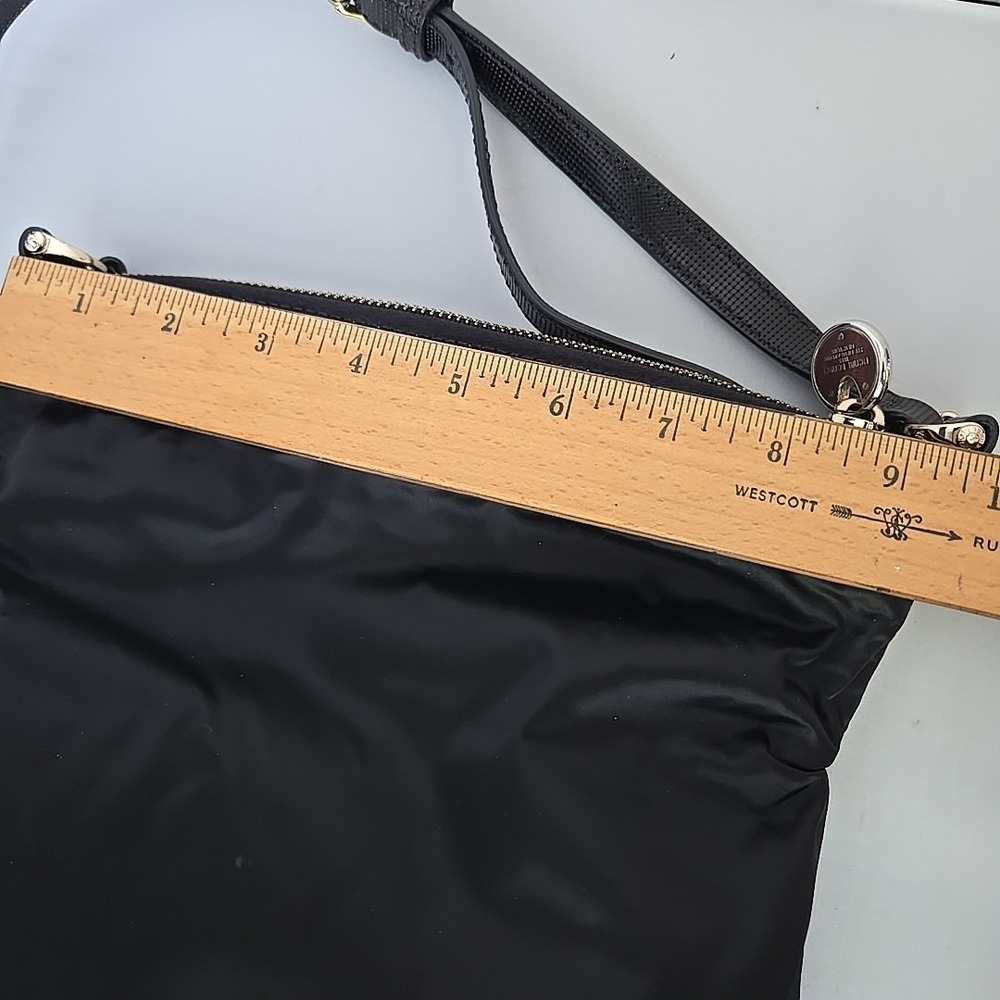 Henri Bendel Nylon Crossbody Bag Black Adjustable Leather Strap Logo Zipper Pull - Picture 9 of 10